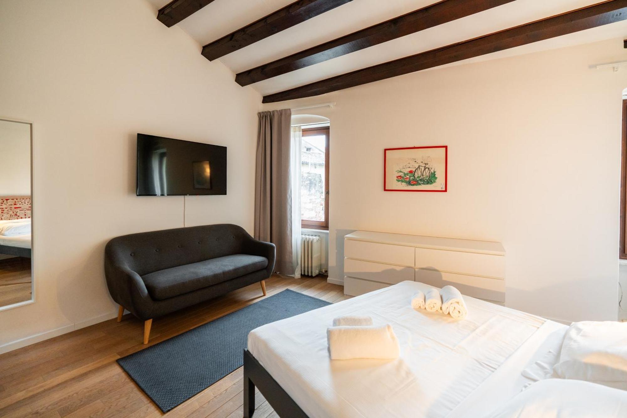 Casa con 2 Camere da Letto - Edificio Separato